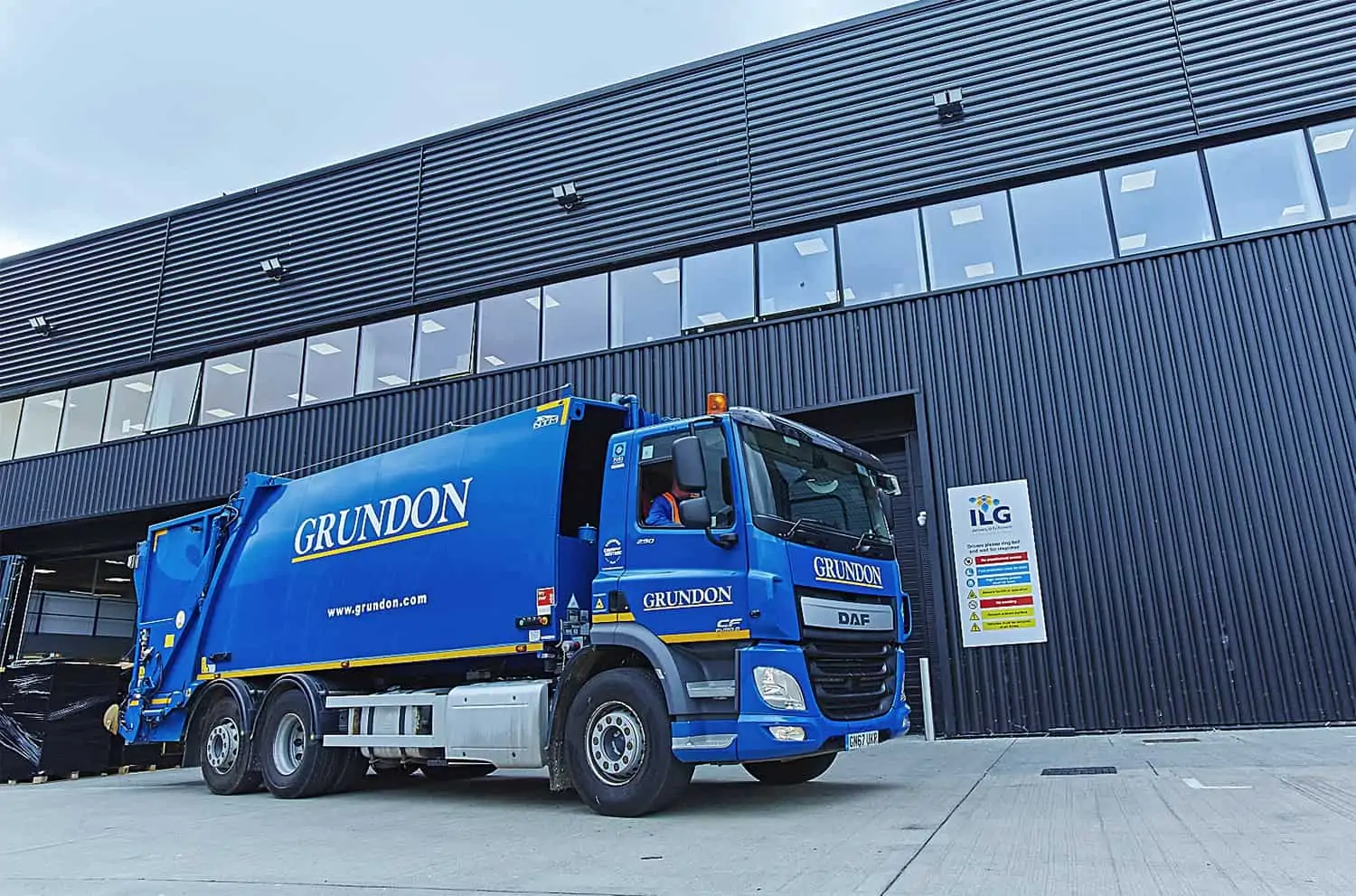 Refuse lorry Grundon