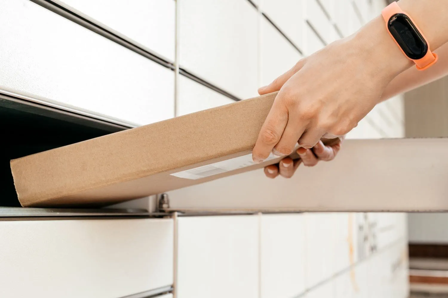 Delivery locker and box